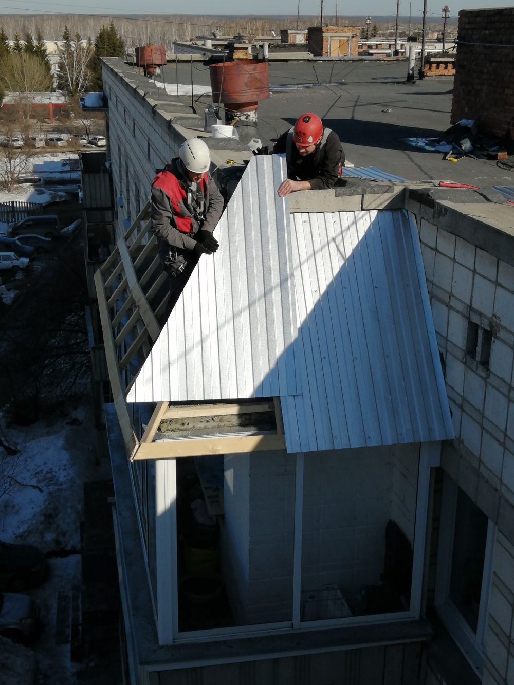 Гидроизоляция и монтаж скатных крыш